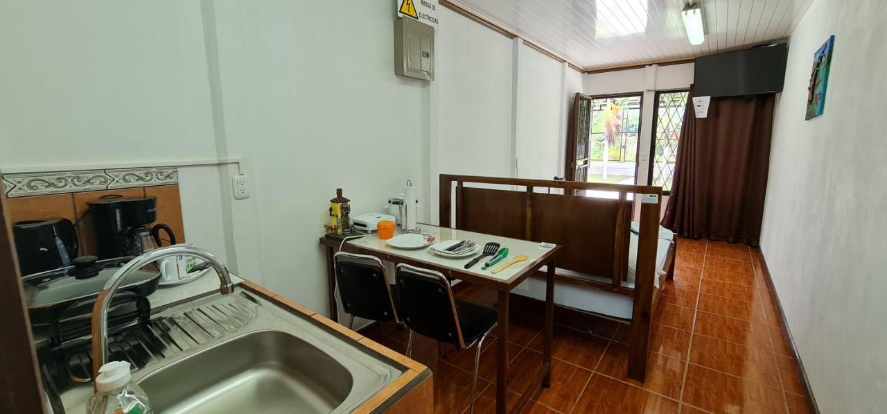 Sleep&Go! Cabinas En Siquirres Centro - Rafting Tour - Tarifa Corporativa Disponible Siqurres Da Alegria Exterior photo